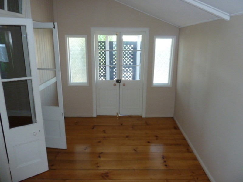 220 Days Road, Grange QLD 4051