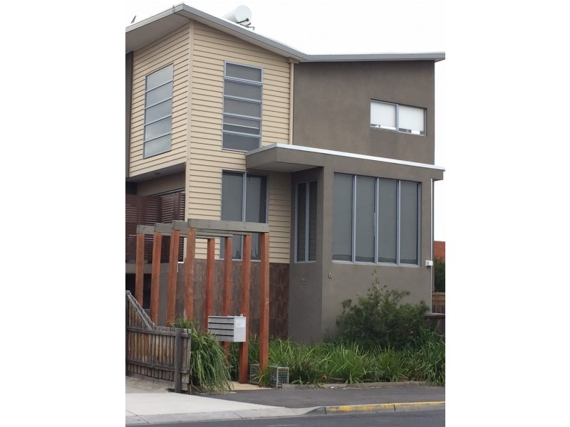 8/6 Rosamond Road, Footscray VIC 3011