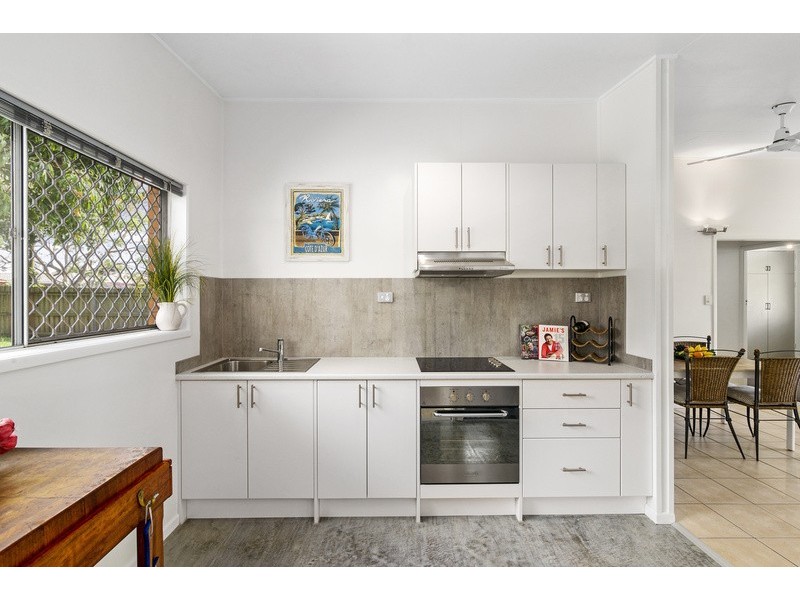 74 Twenty Fifth Avenue, Palm Beach QLD 4221