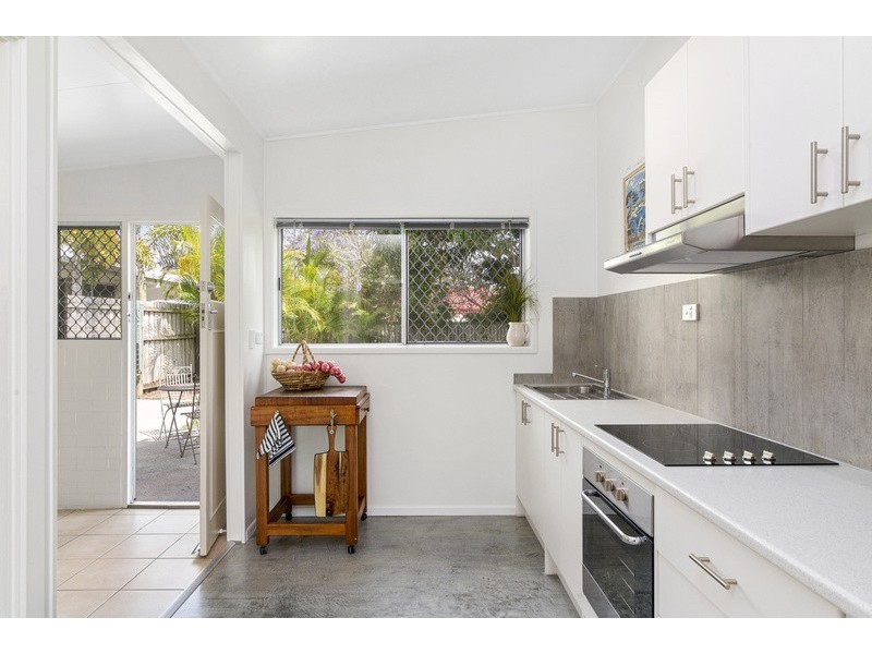 74 Twenty Fifth Avenue, Palm Beach QLD 4221