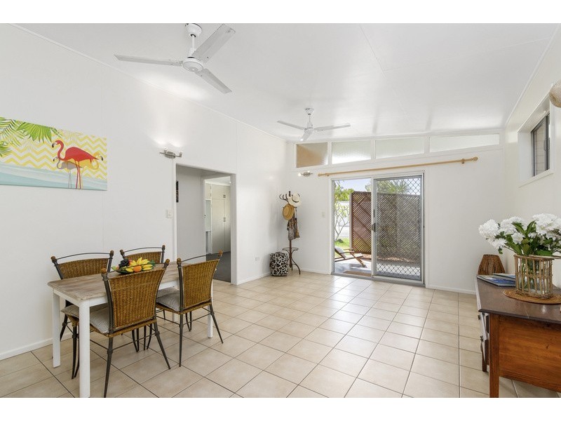74 Twenty Fifth Avenue, Palm Beach QLD 4221
