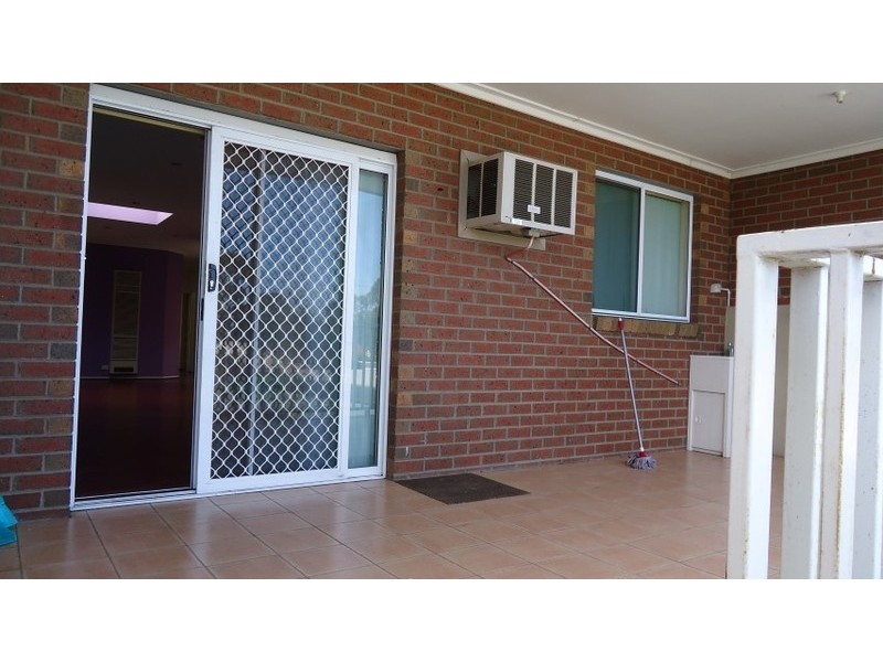 3/19 John  Street, St Albans VIC 3021