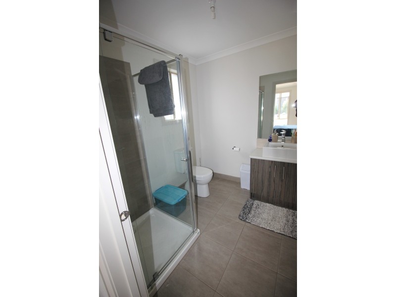 4 Fieldstone Way, Brookfield VIC 3338