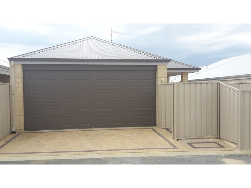 65 Entrance Road, Coogee WA 6166