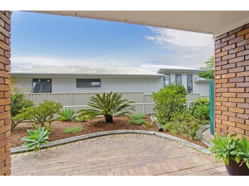 2/11 Fourteenth Avenue, Palm Beach QLD 4221