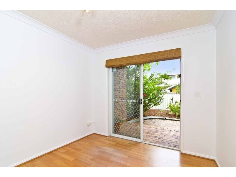 2/11 Fourteenth Avenue, Palm Beach QLD 4221