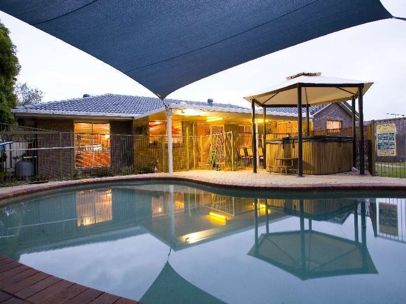12 Taft Court, Stretton QLD 4116
