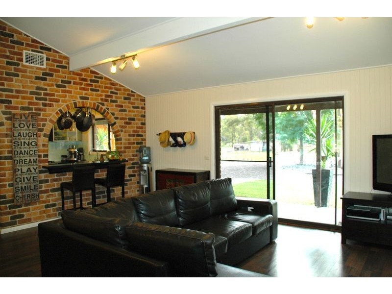 17 Airstrip Road, Pitt Town NSW 2756