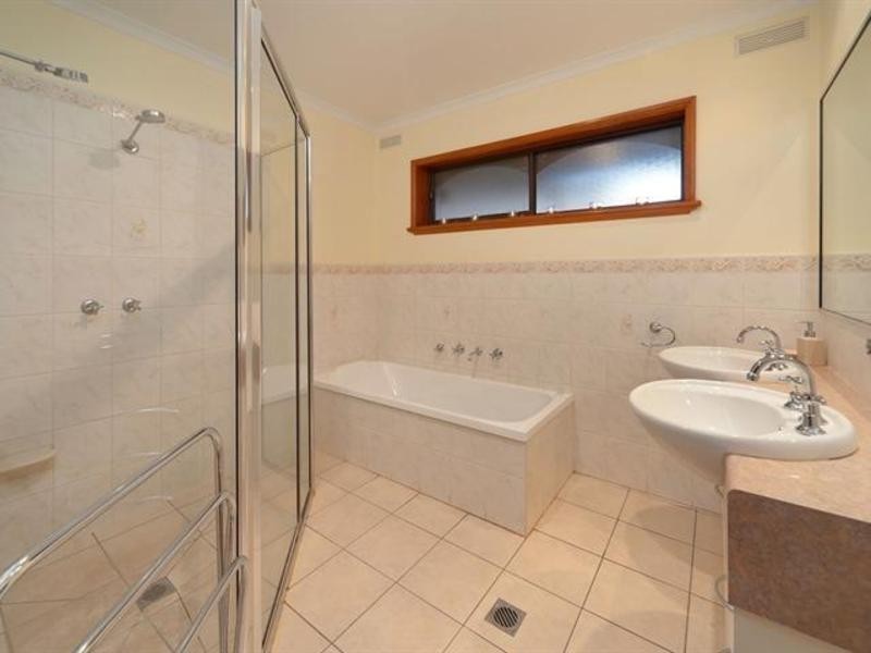 558 Logan Rd, North Albury NSW 2640