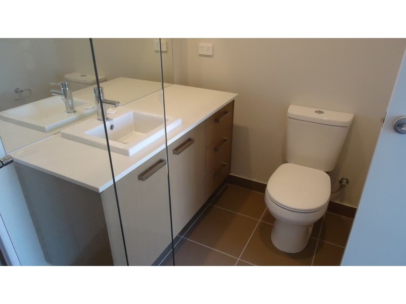 4 Tattersals Lane, Point Cook VIC 3030
