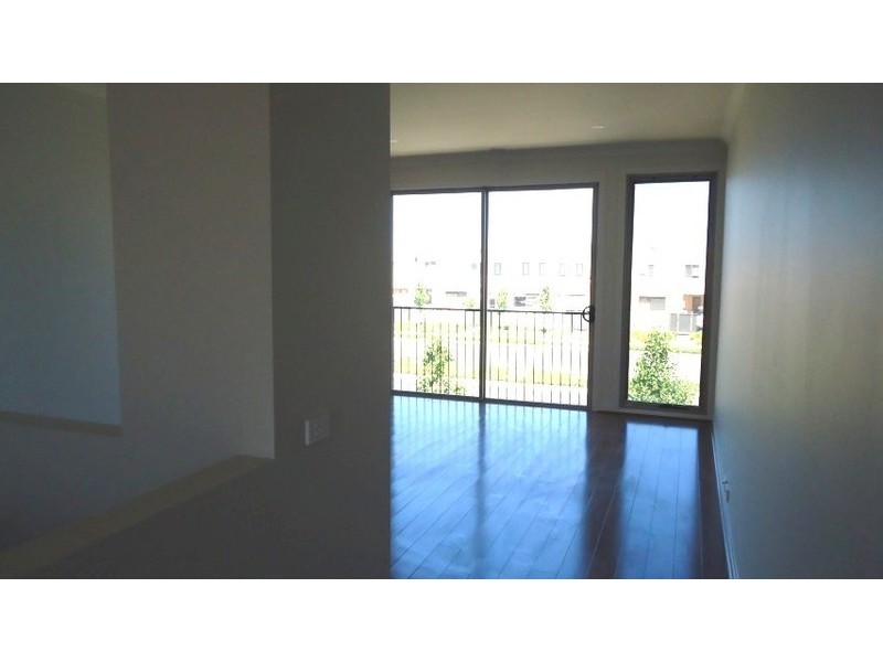 4 Tattersals Lane, Point Cook VIC 3030