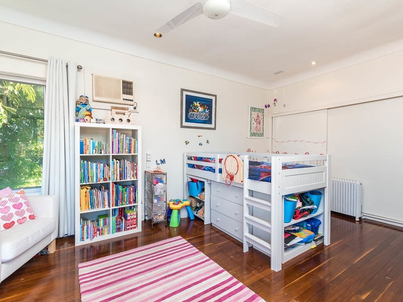 2 Head Street, Melville WA 6156