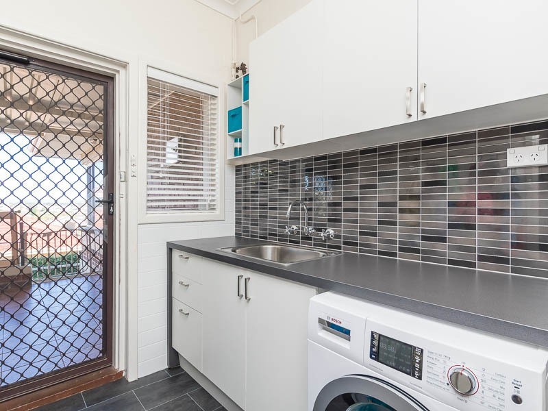 2 Head Street, Melville WA 6156