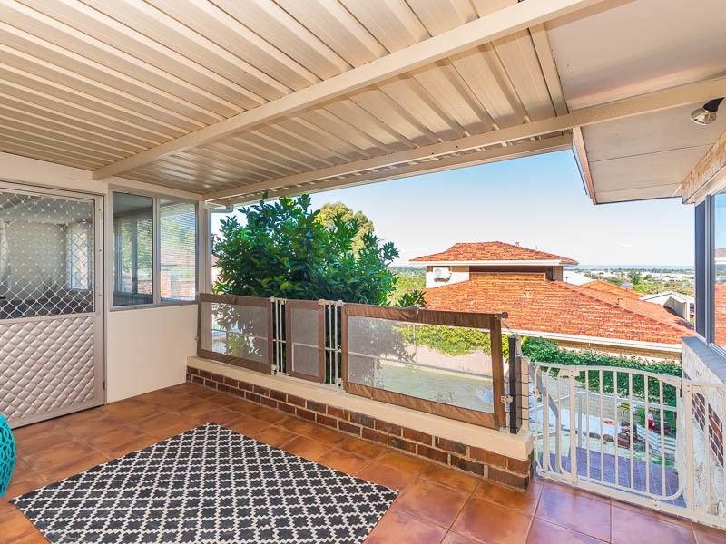2 Head Street, Melville WA 6156