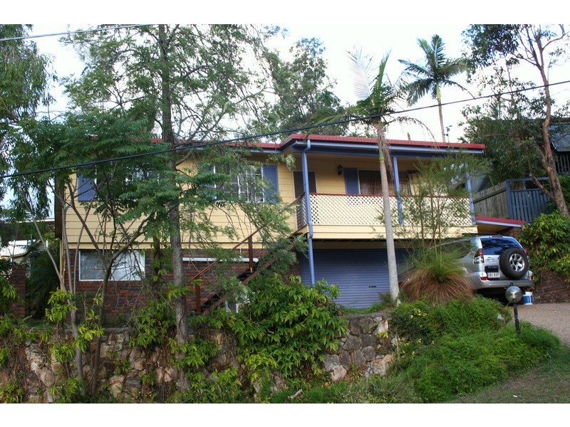 5 Yakki Court, Arana Hills QLD 4054