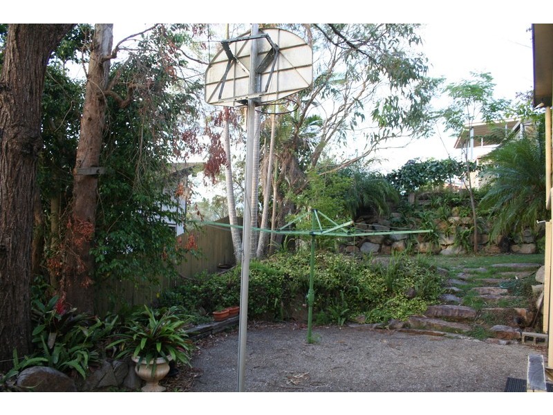 5 Yakki Court, Arana Hills QLD 4054