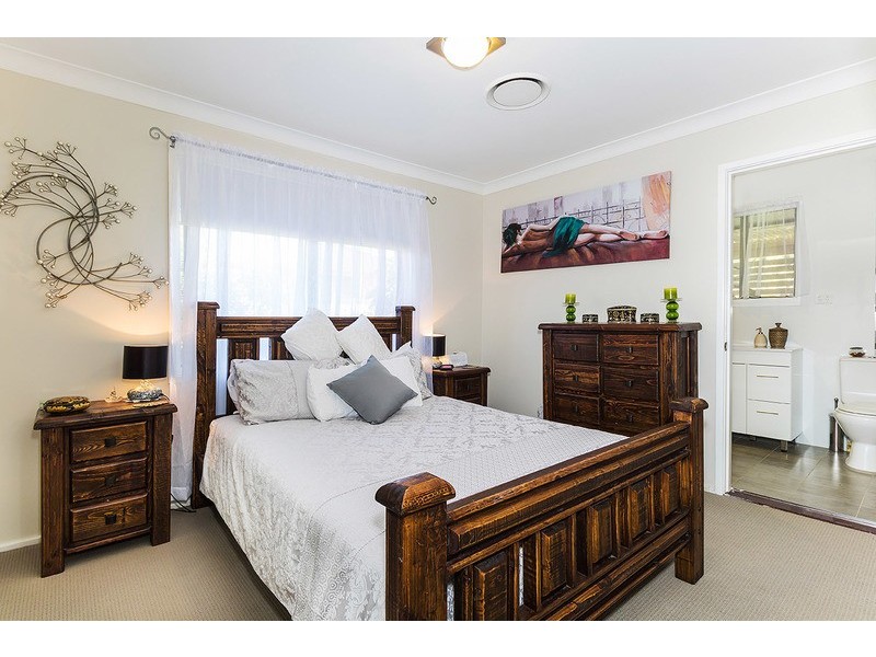 4 Curran Street, Prairiewood NSW 2176