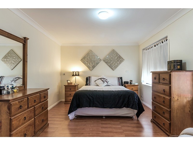 4 Curran Street, Prairiewood NSW 2176