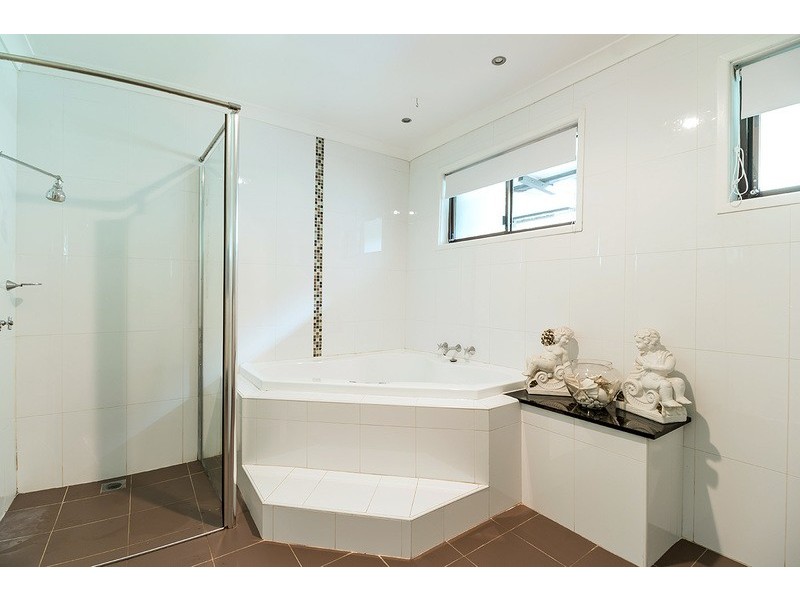 4 Curran Street, Prairiewood NSW 2176