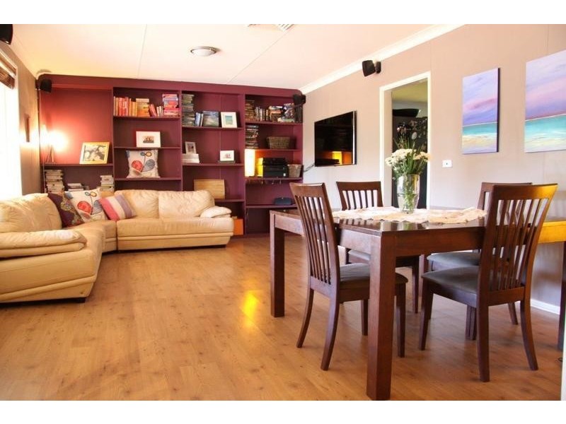 8 Stirling Crescent, Dampier WA 6713