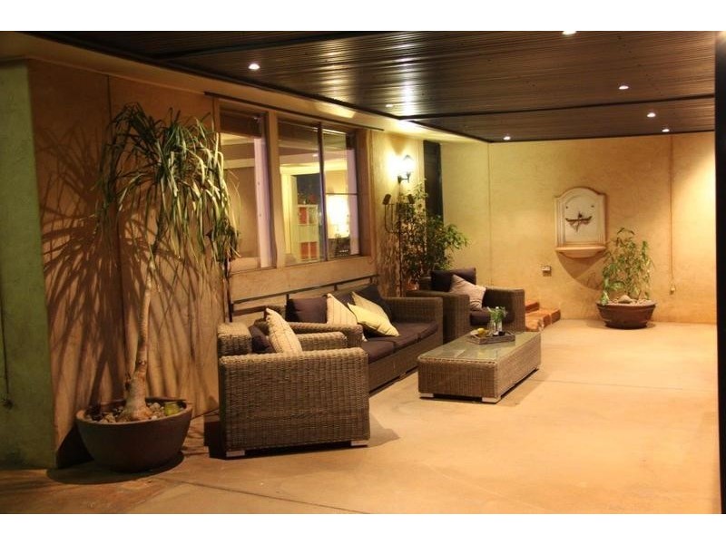 8 Stirling Crescent, Dampier WA 6713