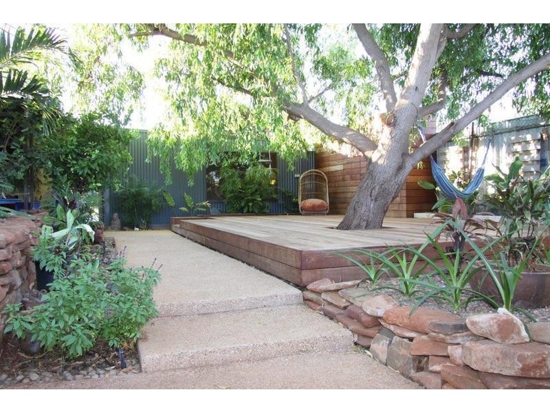 8 Stirling Crescent, Dampier WA 6713