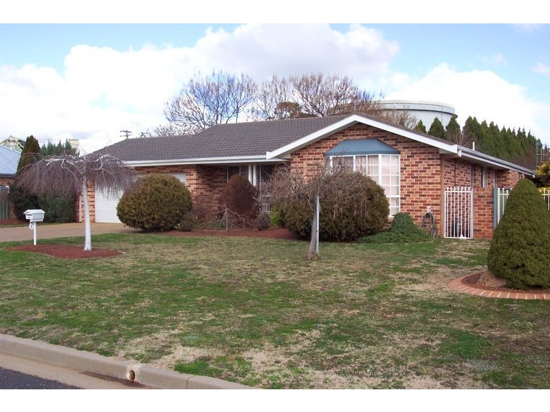 4 Acacia Drive, Orange NSW 2800