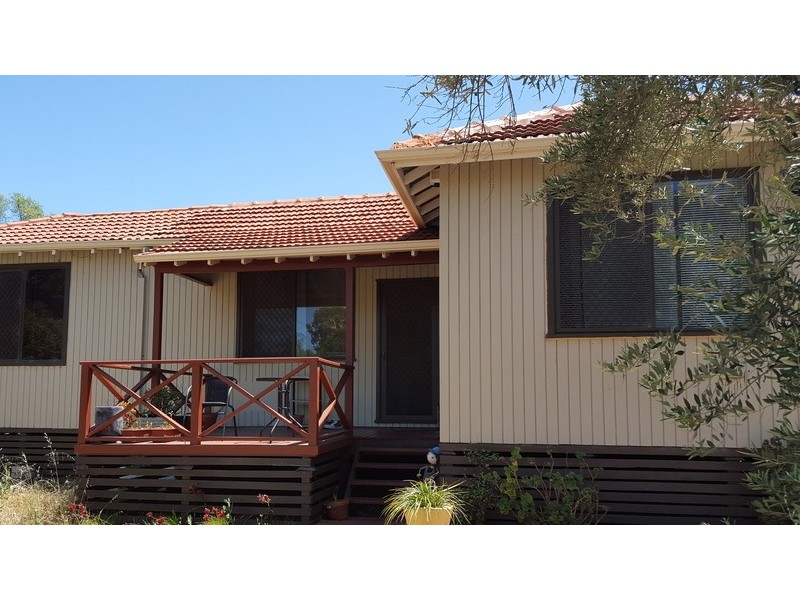 18 Harwood Street, Hilton WA 6163