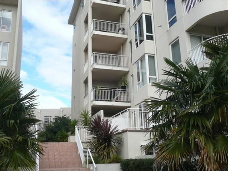 35/8 Graham Street, Port Melbourne VIC 3207