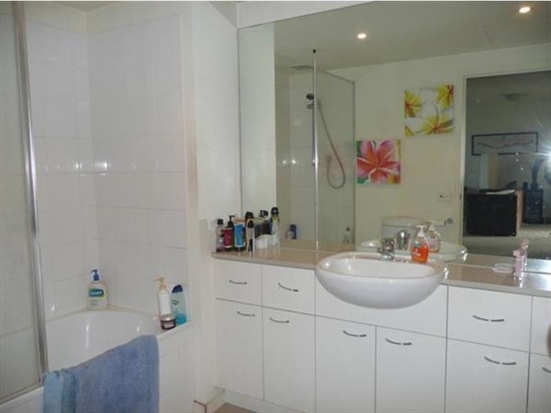 35/8 Graham Street, Port Melbourne VIC 3207