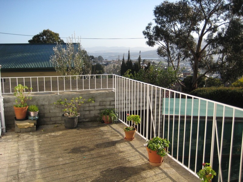 25 Corinda Grove, West Moonah TAS 7009