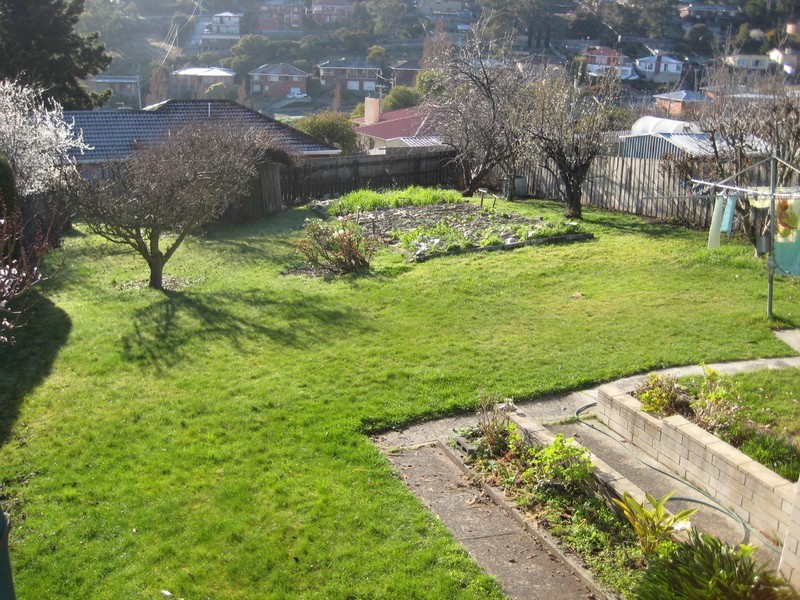 25 Corinda Grove, West Moonah TAS 7009