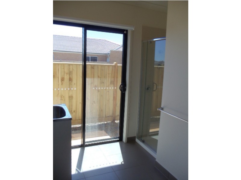 226 Sanctuary Lakes South Blvd, Sanctuary Lakes VIC 3030