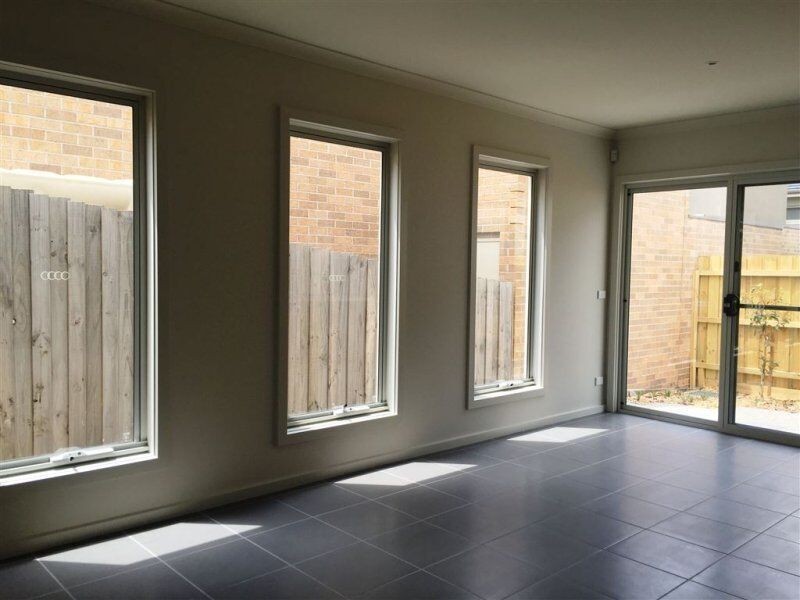 18/3 Old Plenty Road, South Morang VIC 3752