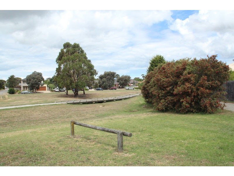 8 Greendale Place, Mount Martha VIC 3934