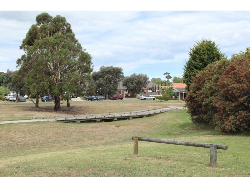 8 Greendale Place, Mount Martha VIC 3934