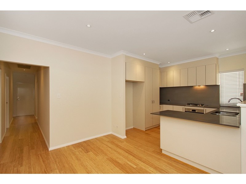 84 Mullaloo Drive, Kallaroo WA 6025