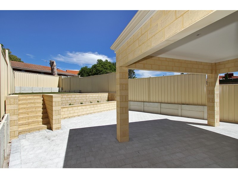 84 Mullaloo Drive, Kallaroo WA 6025