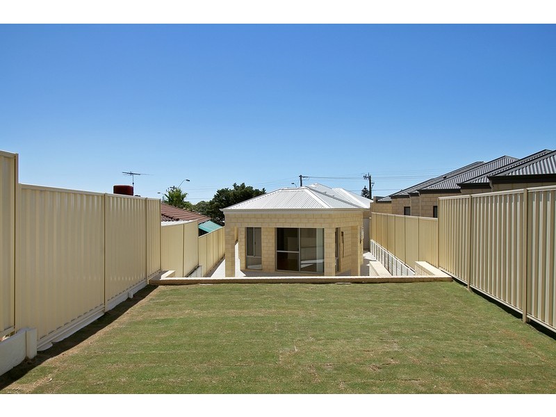 84 Mullaloo Drive, Kallaroo WA 6025