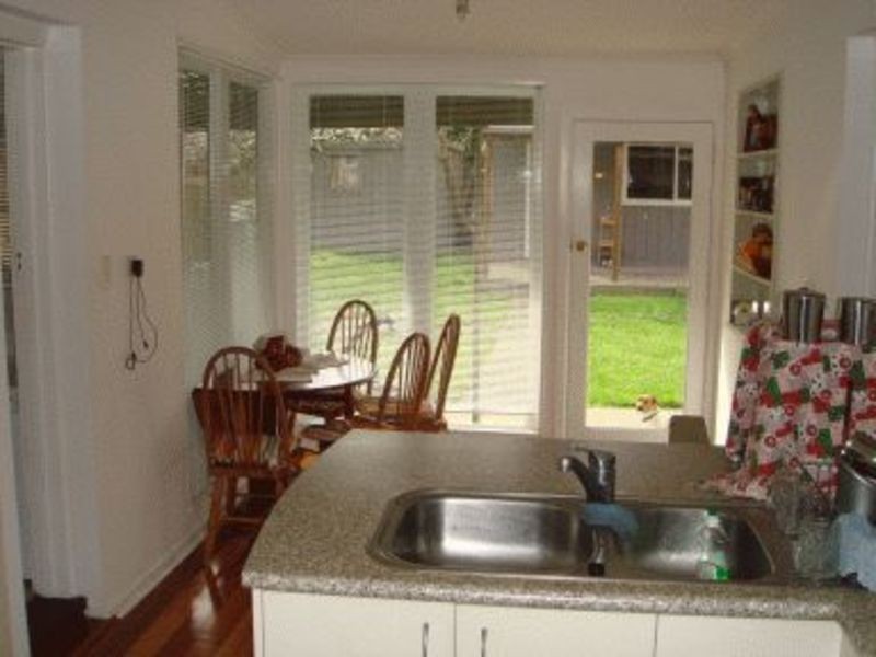 17 Gillies St, Mitcham VIC 3132