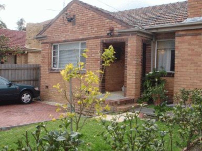 17 Gillies St, Mitcham VIC 3132