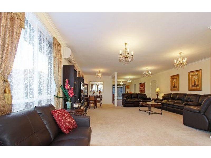 2 Cantala court, Vermont South VIC 3133