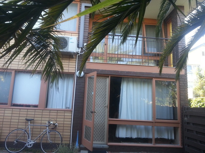 2/9 Cowper Street, St Kilda VIC 3182