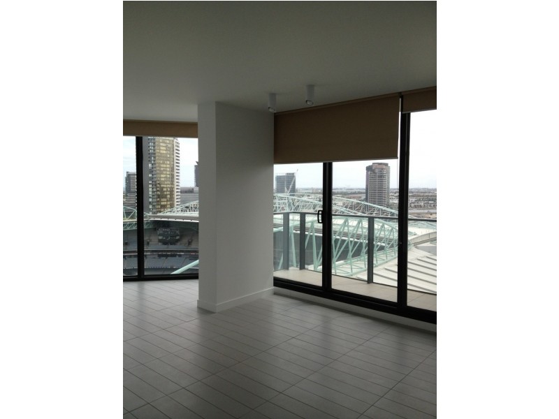 1812/673 La Trobe Street, Docklands VIC 3008