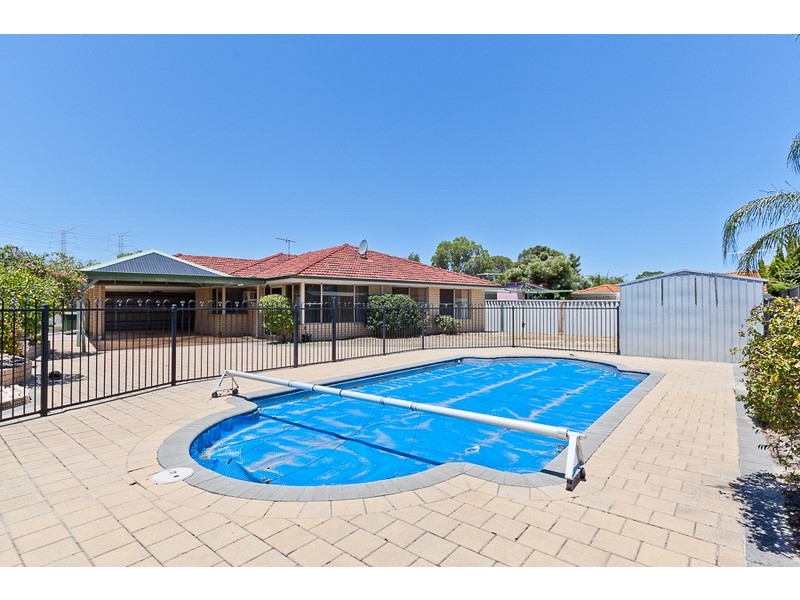 16 Ballard Mews, Success WA 6164