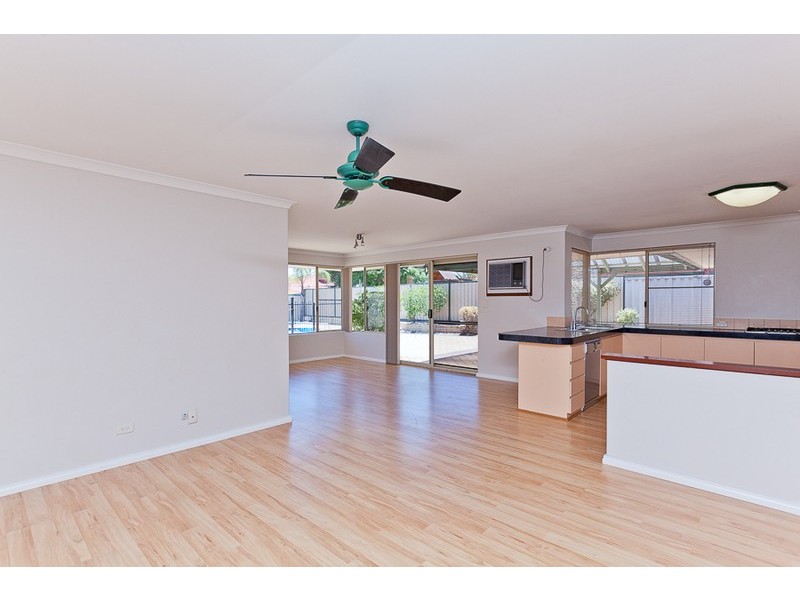 16 Ballard Mews, Success WA 6164