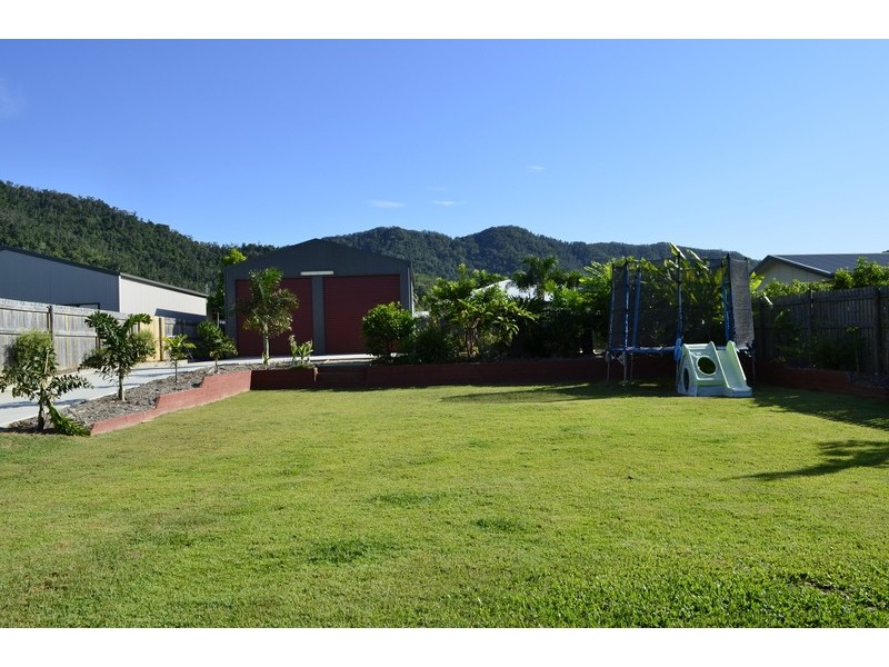6 Twin Creek Court, Cannonvale QLD 4802