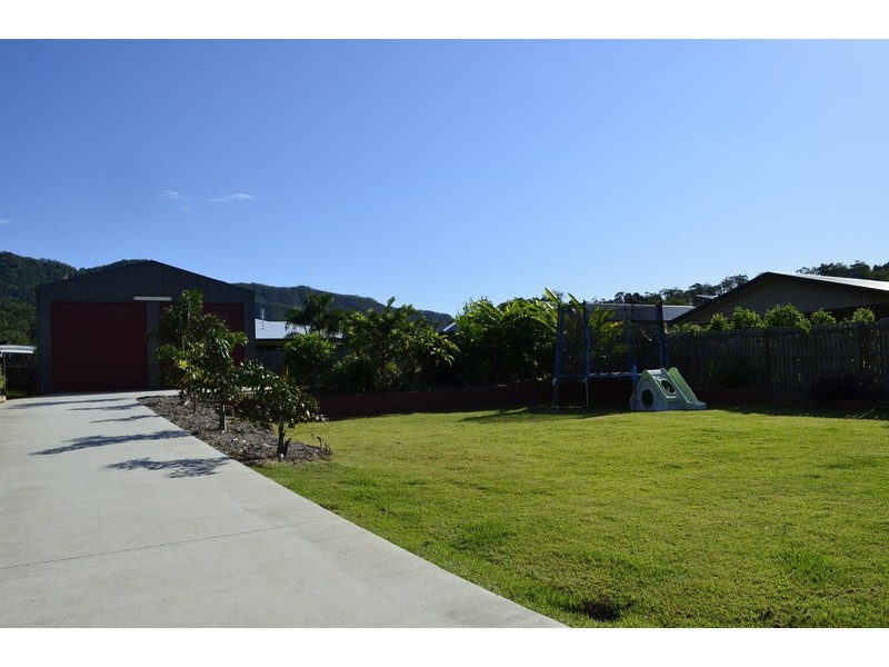 6 Twin Creek Court, Cannonvale QLD 4802