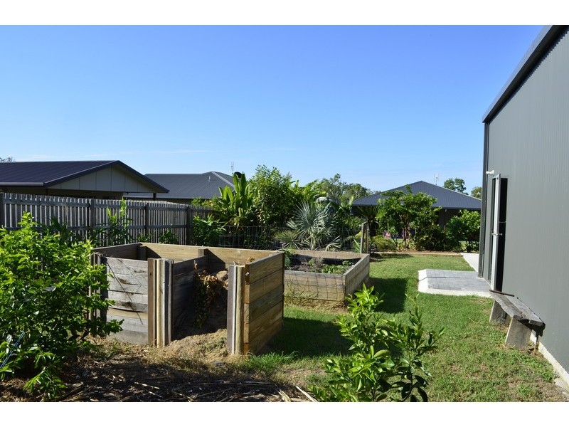 6 Twin Creek Court, Cannonvale QLD 4802