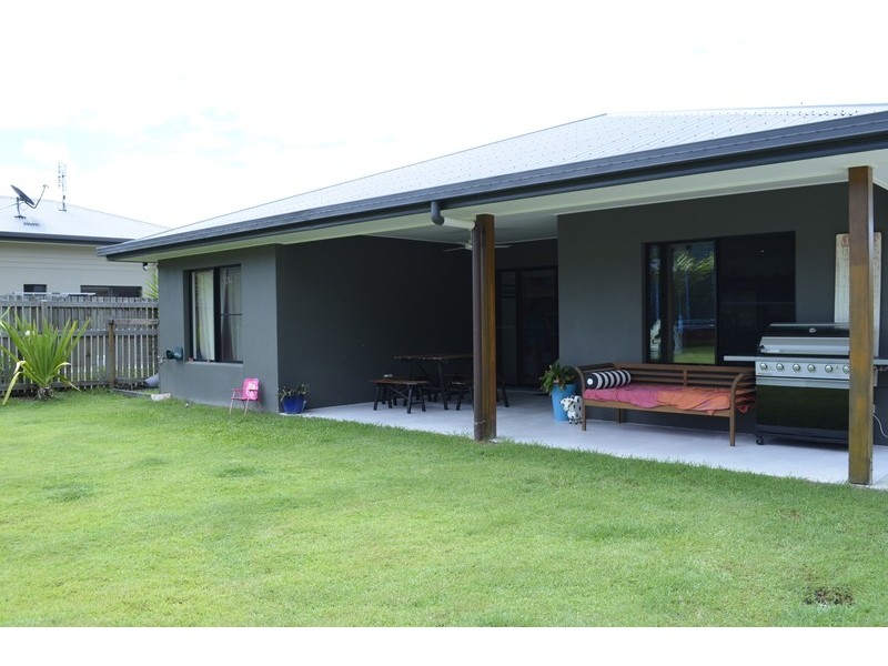 6 Twin Creek Court, Cannonvale QLD 4802